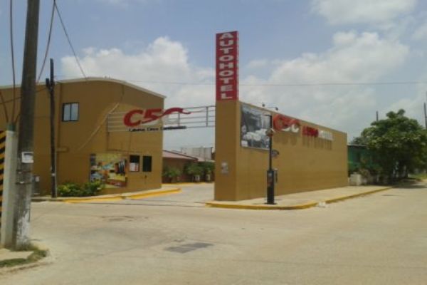 Auto Hotel C5C Continentes Cabañas en Minatitlán