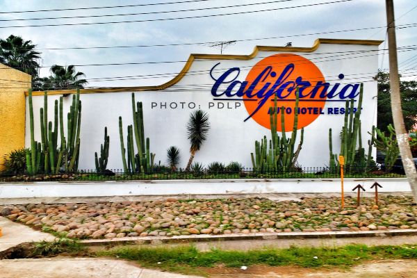 Auto Hotel California en Poza Rica
