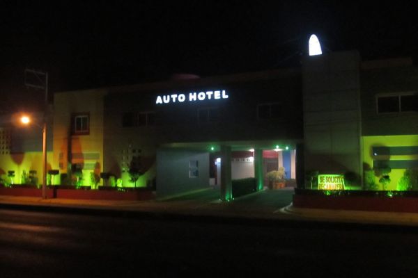 Auto Hotel Plaza Diamante en Celaya
