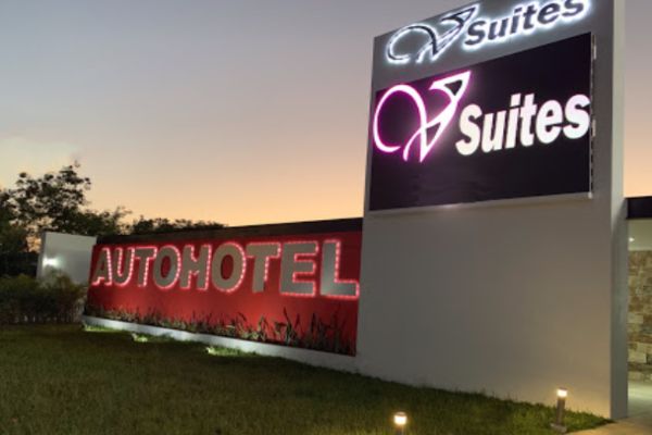 Auto Hotel V Suites en Mérida
